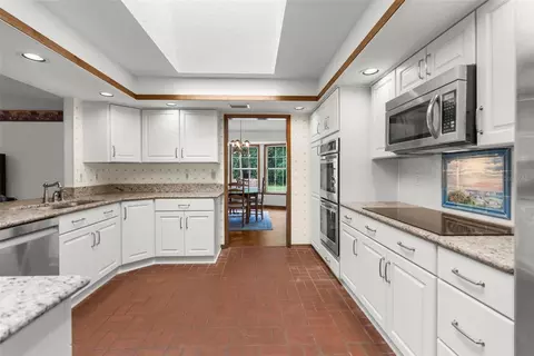 Kitchen - 17131 Dalberg Dr, Spring Hill, FL 34610 photo 1 of 10