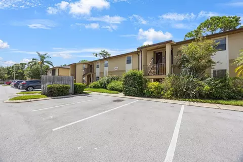 10199 Sailwinds Blvd S #I-104, Largo, FL 33773