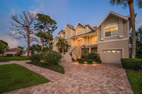 2103 N Pointe Alexis Dr, Tarpon Springs, FL 34689