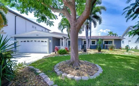 3912 Fontainebleau Dr, Tampa, FL 33634