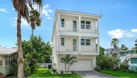111 4th St S, Bradenton Beach, FL 34217
