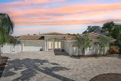 3691 Center Cir, Largo, FL 33774