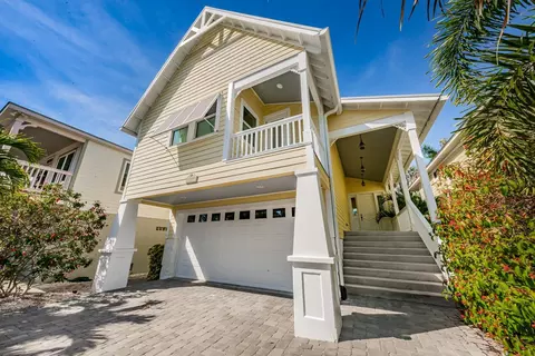 12108 Lagoon Ln, Treasure Island, FL 33706