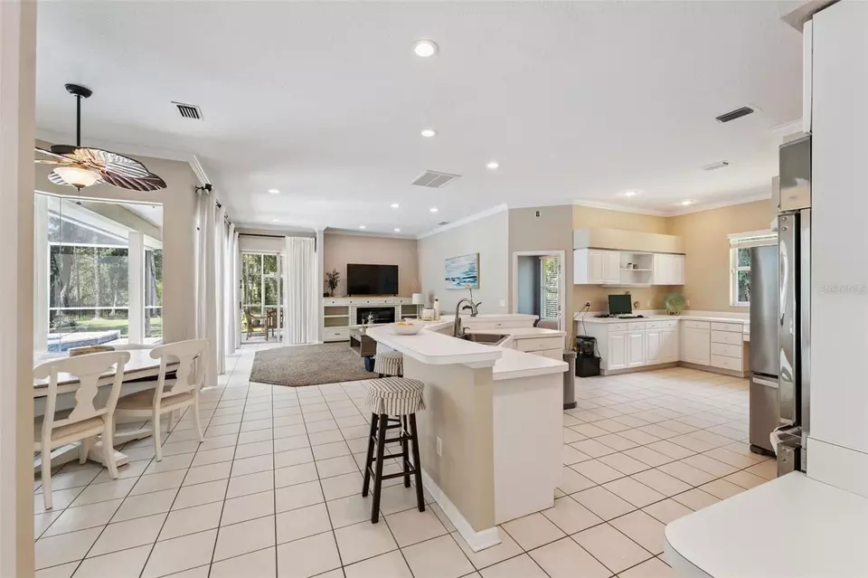 Kitchen - 27641 Lincoln Pl, Wesley Chapel, FL 33544 photo 1 of 8