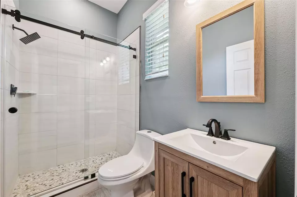 Bath - 27641 Lincoln Pl, Wesley Chapel, FL 33544 photo 6 of 7