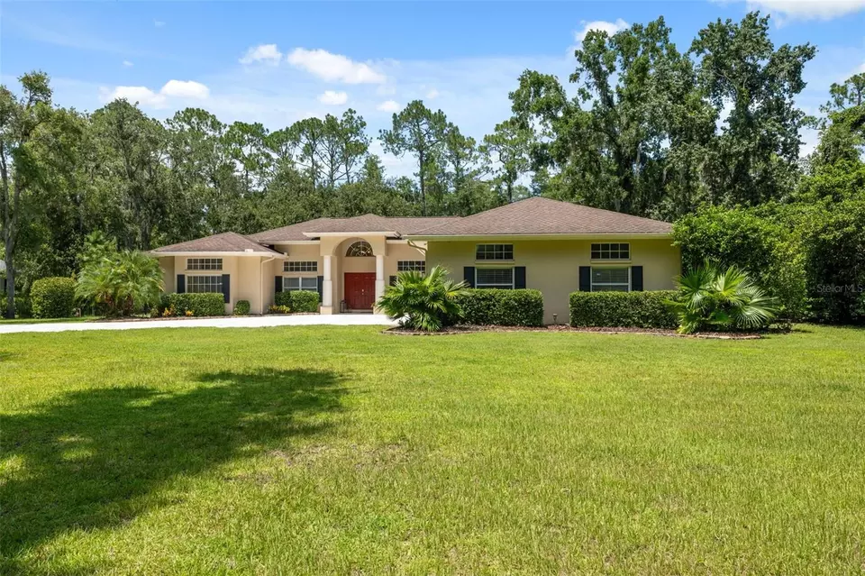 Exterior - 27641 Lincoln Pl, Wesley Chapel, FL 33544 photo 22 of 25