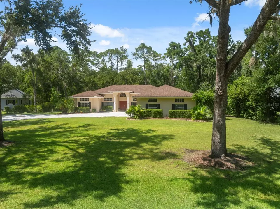 Exterior - 27641 Lincoln Pl, Wesley Chapel, FL 33544 photo 21 of 25