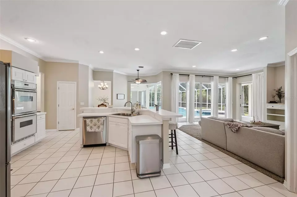 Kitchen - 27641 Lincoln Pl, Wesley Chapel, FL 33544 photo 7 of 8