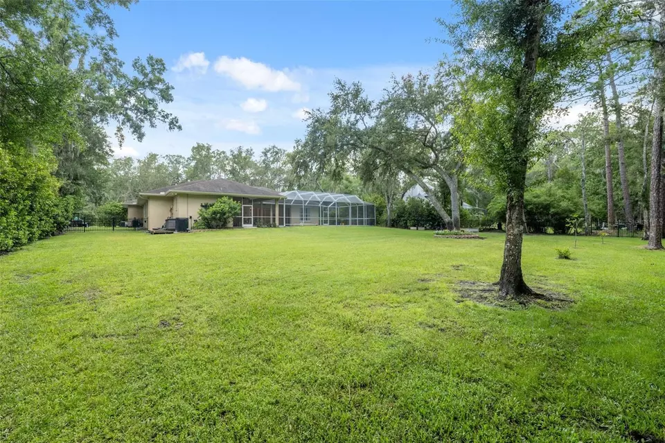 Exterior - 27641 Lincoln Pl, Wesley Chapel, FL 33544 photo 16 of 25