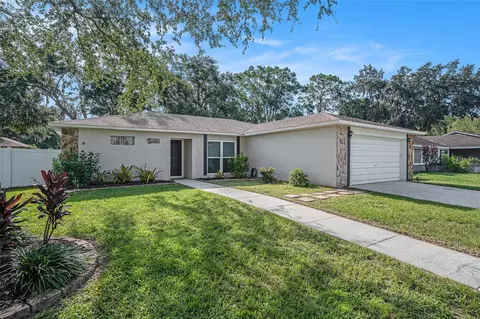 2005 Sycamore Ln, Plant City, FL 33563