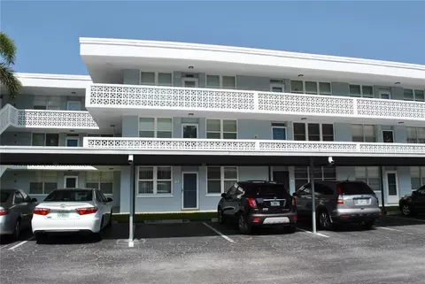 4880 Locust St NE #126, Saint Petersburg, FL 33703