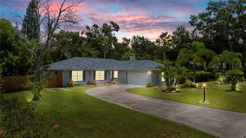 1101 Black Knight Dr, Valrico, FL 33594