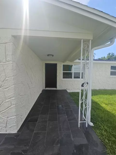 2715 Betty Pl, Holiday, FL 34691