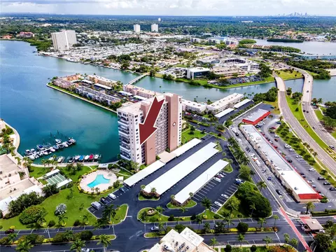 7300 Sun Island Dr S #706, South Pasadena, FL 33707