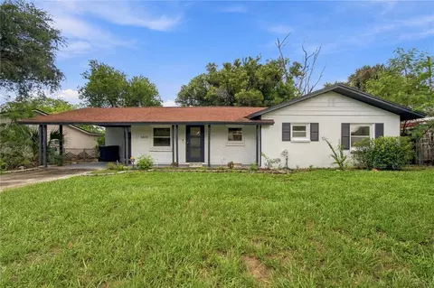 8609 Driftwood Dr, Tampa, FL 33615