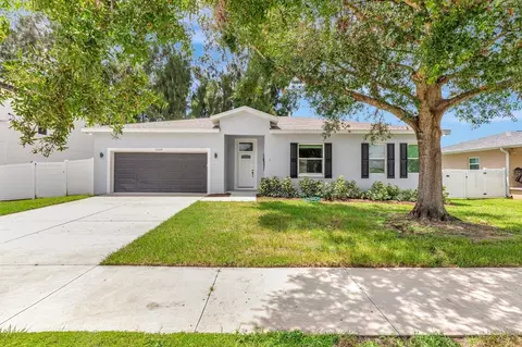 12524 Cross St, Largo, FL 33773