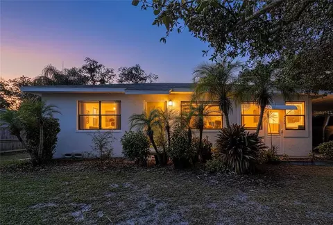 553 Jefferson St, Palm Harbor, FL 34683