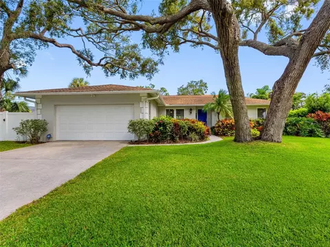 3063 Rosemary Dr, Largo, FL 33770