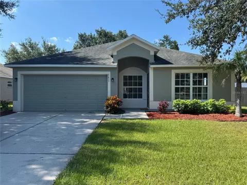 3415 Grove Blossom Ln, Plant City, FL 33567