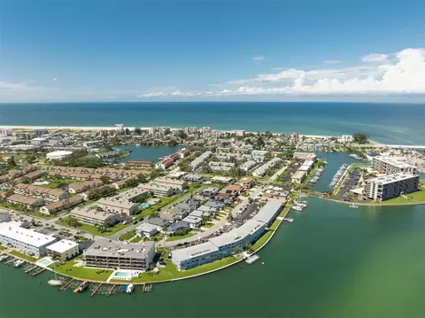280 126th Ave #103, Treasure Island, FL 33706