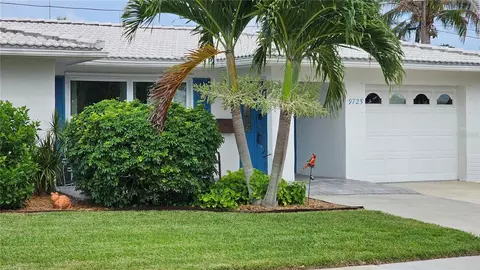 9725 44th Way N, Pinellas Park, FL 33782