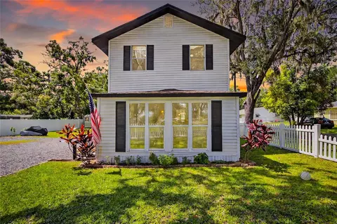 1607 W Granfield Ave, Plant City, FL 33563