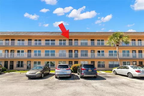 6400 46th Ave N #306, Kenneth City, FL 33709