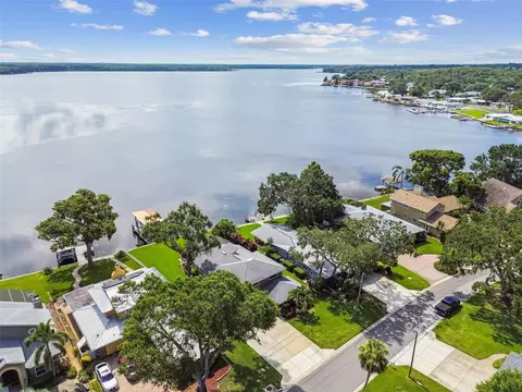 118 Lake Shore Dr E, Palm Harbor, FL 34684