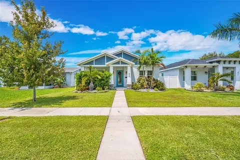 475 36th Ave N, Saint Petersburg, FL 33704