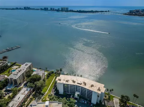 55 Rogers St #402, Clearwater, FL 33756