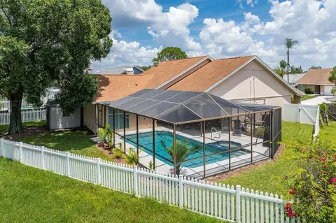 8727 Boysenberry Dr, Tampa, FL 33635