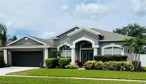 5227 Spectacular Bid Dr, Wesley Chapel, FL 33544