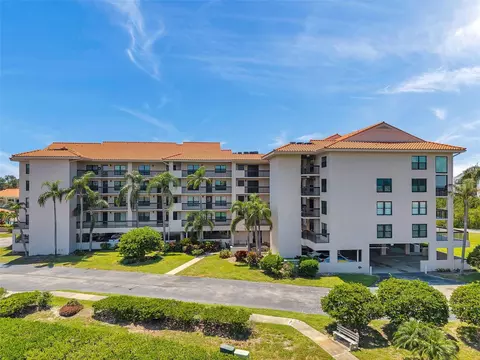 1806 Mariner Dr #117, Tarpon Springs, FL 34689