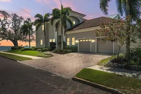 827 N Bayshore Dr, Safety Harbor, FL 34695