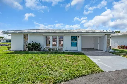 162 Circlewood Dr #C2-7, Venice, FL 34293