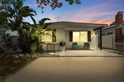 2157 Salem Ave N, Saint Petersburg, FL 33714