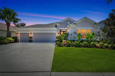 17703 Bright Wheat Dr, Lithia, FL 33547