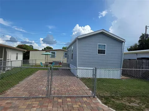 1109 49th Avenue Dr W, Bradenton, FL 34207