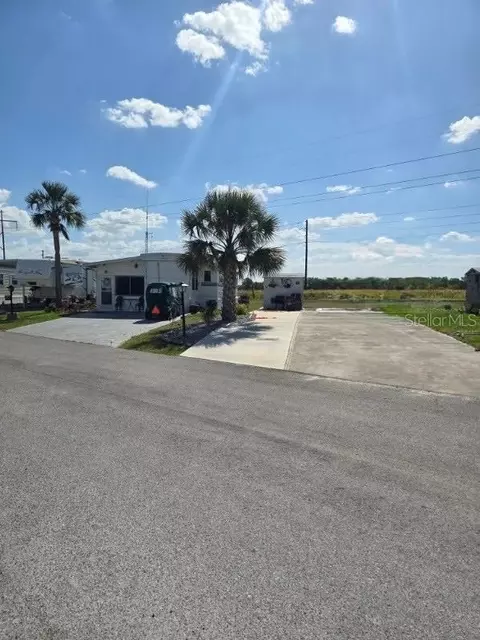 4669 W Palm Dr, Bowling Green, FL 33834