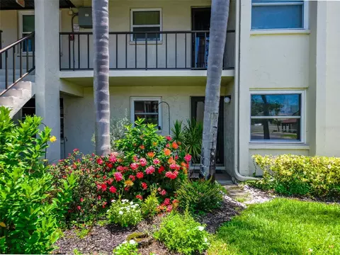 1100 E Bay Dr #38, Largo, FL 33770