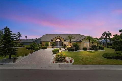 2121 New Bedford Dr, Sun City Center, FL 33573