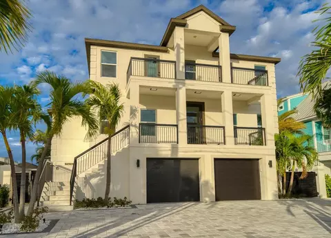 116 Devon Dr, Clearwater Beach, FL 33767
