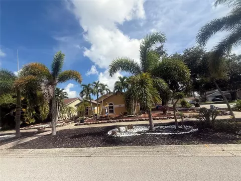 8949 106th Ave, Seminole, FL 33777