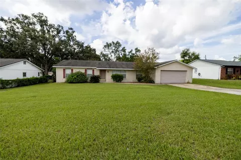 804 Strawberry Ln, Brandon, FL 33511
