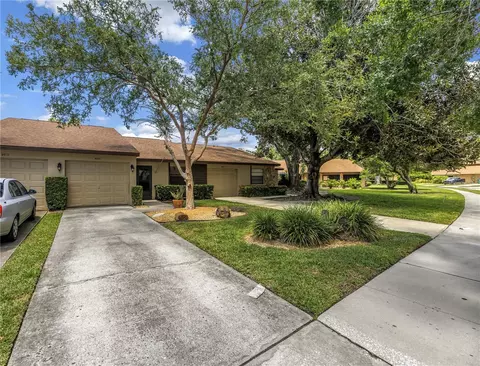 9701 Lake Seminole Dr E, Largo, FL 33773