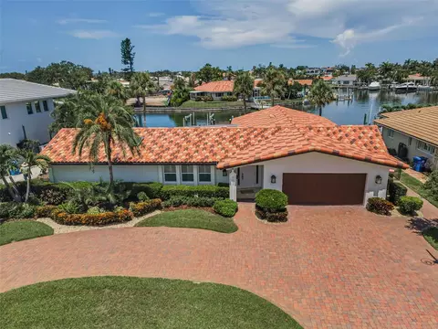 2057 Kansas Ave NE, Saint Petersburg, FL 33703