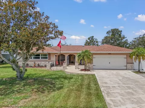 9576 Oakhurst Rd, Seminole, FL 33776