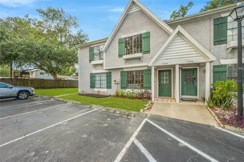 3304 Laurel View Dr, Brandon, FL 33511