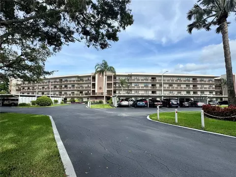 8199 Terrace Garden Dr N #304, Saint Petersburg, FL 33709