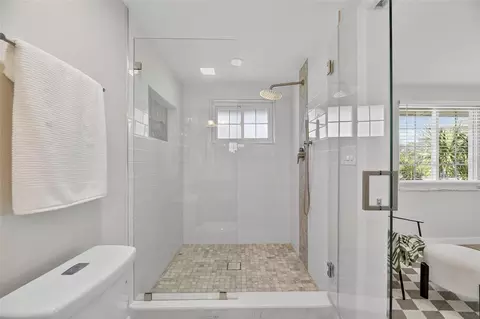 Bath - 635 Jamaica Cir E, Apollo Beach, FL 33572 photo 1 of 3